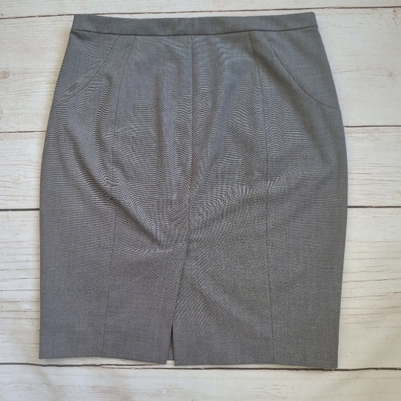 RW&CO Grey Pencil Skirt Size 6 Classic Office Wear - Picture 2 of 12
